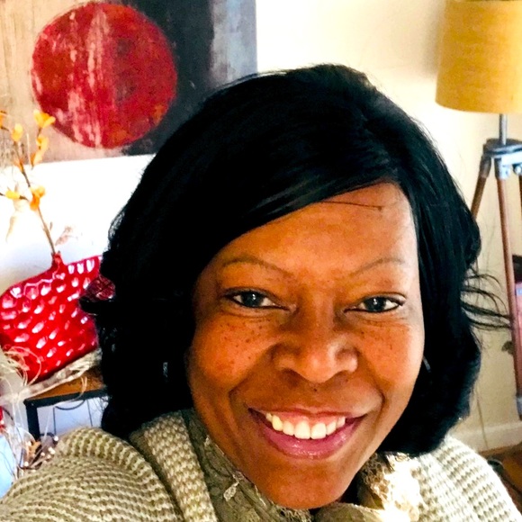 Meet your Posher, Pearle - Picture 1 of 1